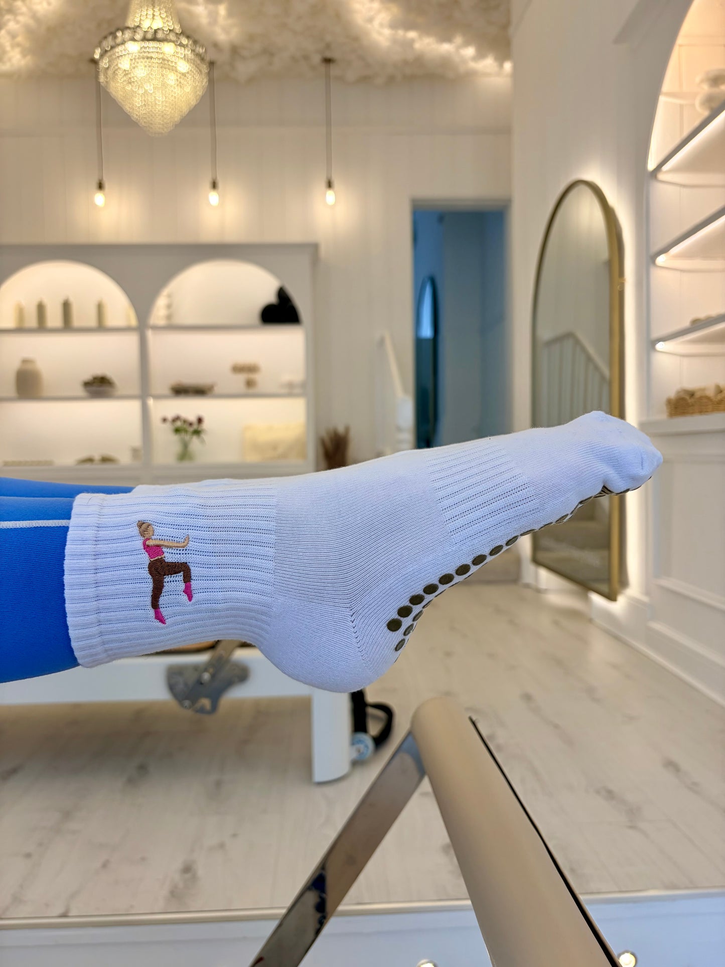 Blonde Grip Sock Duo – Black & White