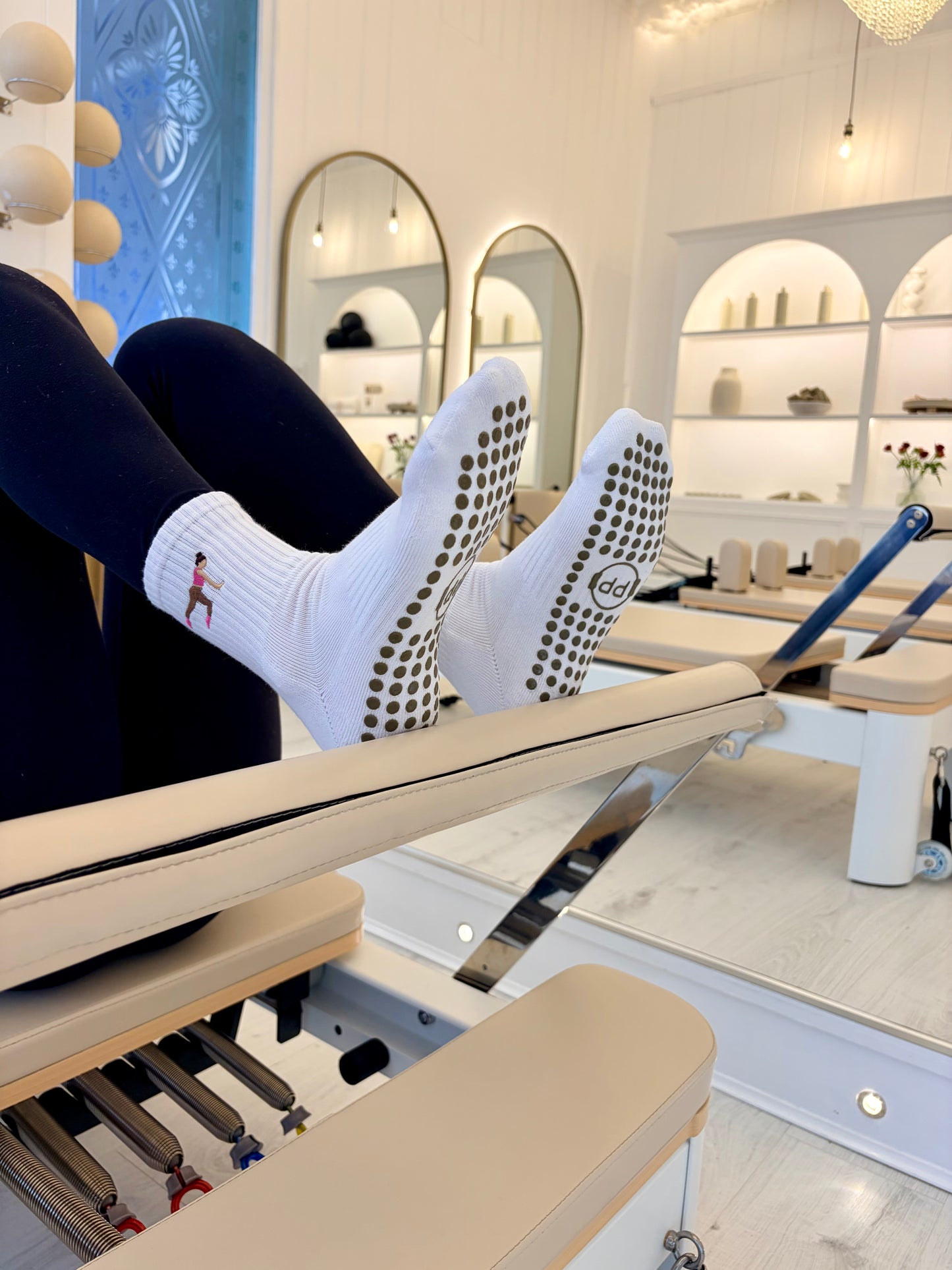 Brunette Grip Sock Duo – Black & White